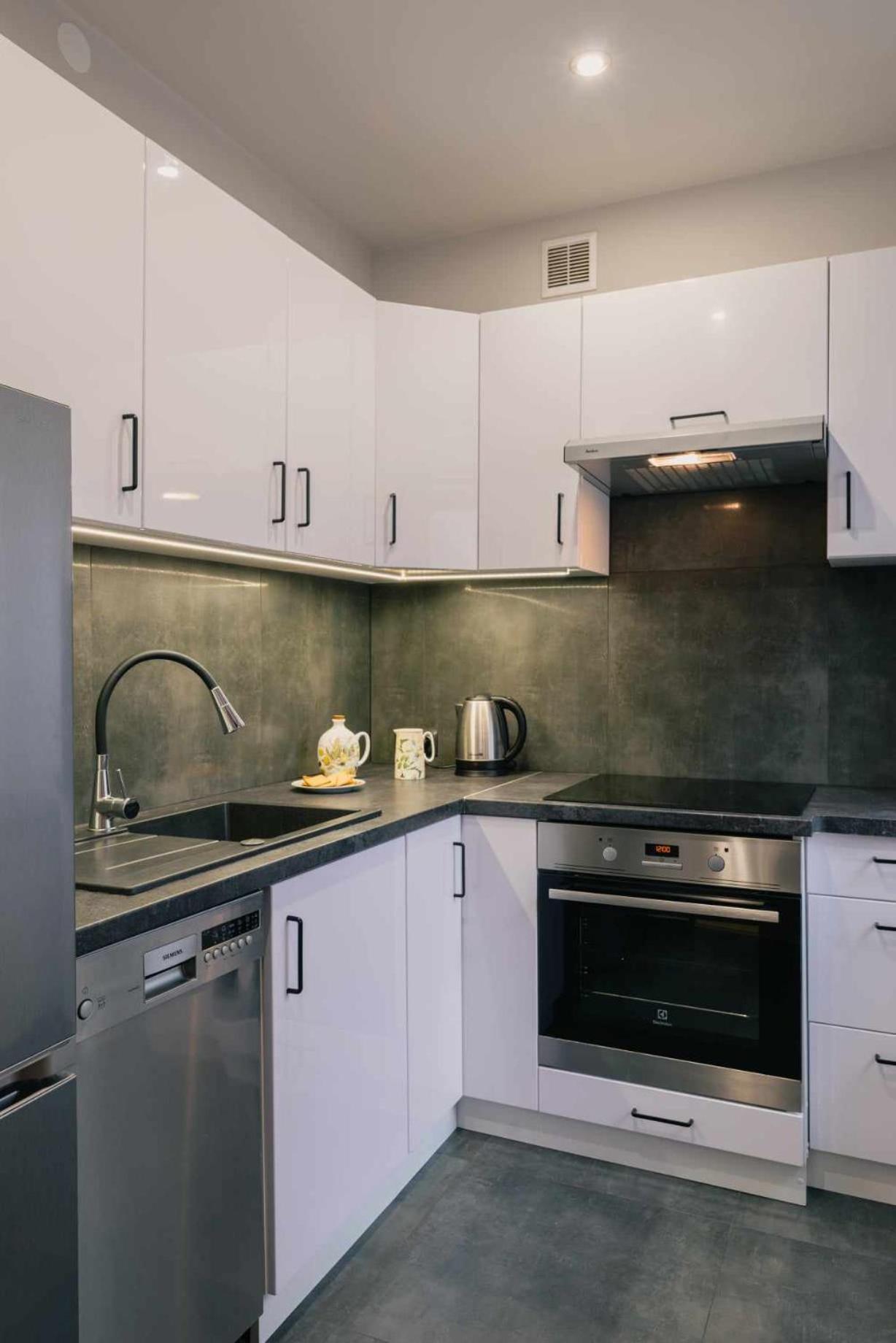 Apartment Pod 13 *